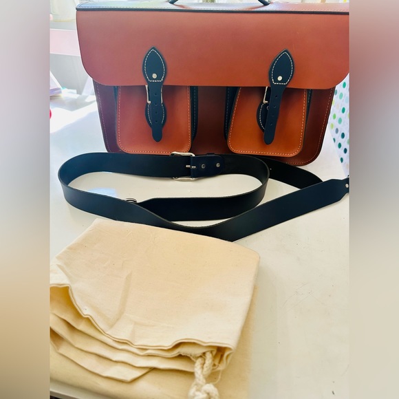 NWOT the leather satchel co leather crossbody book bag with dust bag and strap. - Picture 8 of 8